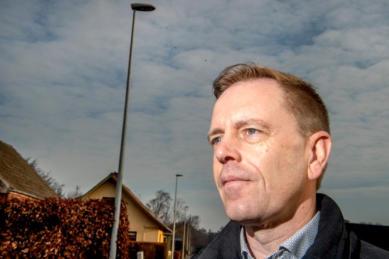 Formand for teknik og miljøudvalget i Brønderslev Kommune, Peter Stecher (K) fortæller, at der nu bliver reguleret på gadebelysningen i weekender og på helligdage.