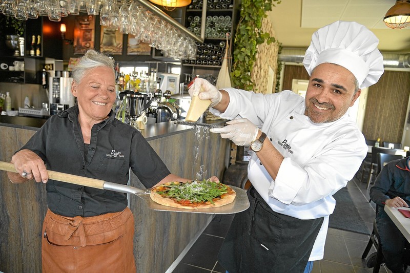 Den præmiere gourmetpizza hos restaurant Porto har nu fået et navn, kåret af Ligeher.nus læsere. Nu vælter gæsterne ind for at sætte navnet i den nye stenovnsbagte gourmetpizza. Arkivfoto.