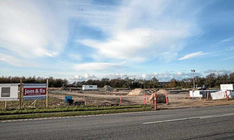 Grunden på Danmarksvej hvor soklen er støbt og byggeriet forventes færdigt til foråret. Foto: Mogens Lynge