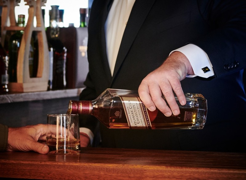 Det er en drøm, der går i opfyldelse, når Rune Holm åbner WhiskyBaren Kahytten. Foto: Svenn Hjartarson