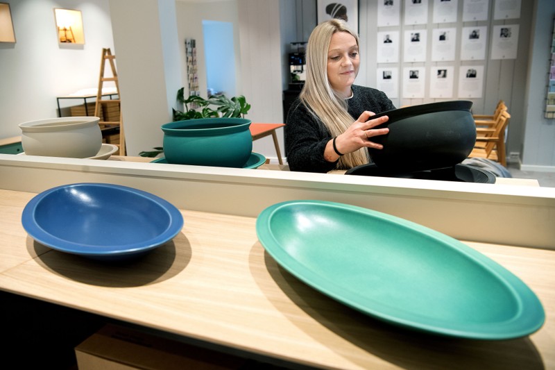 Butikschef Camilla G. Hansen er flyttet lidt længere hen ad gaden i sit nye job - hun har de seneste fire år været ansat i Imerco i Friis. Foto: Lars Pauli
