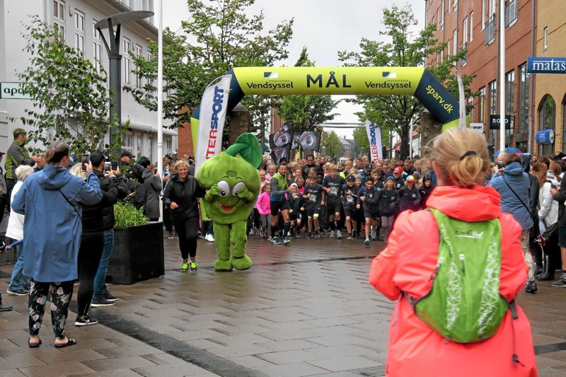 I 2010 var der over 200 børn til start i Kids2Kids Run i Frederikshavns gågade. Foto: Michael Madsen