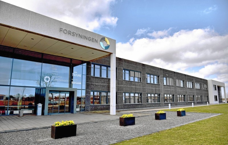 Frederikshavn Varme, som er en del af Frederikshavn Forsyning bruger de lokale firmaer Trigon og Victor.