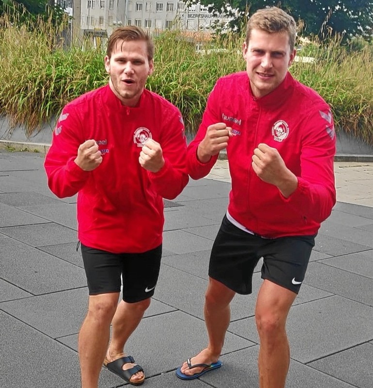 Jacob Nedergaard, til venstre, og Andreas Wielandt til højre, forsvarer i disse dage IF Jarl Ardens ære ved VM i undervandsrugby i Graz i Østrig. Privatfoto