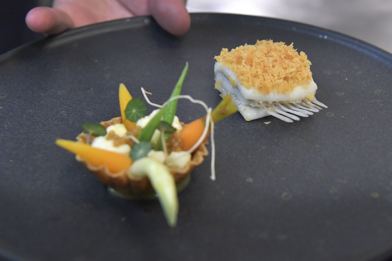 Her er det en del af snack-serveringen fra Ruths Hotel, der indeholdt taskekrabbe, Østers og rogn. Foto: Bente Poder