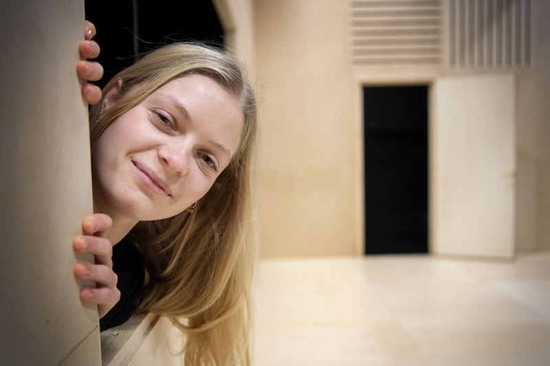 Forestillingen er ved at blive sat op på Lille Scene på Aalborg Teater. Foto Lars Pauli