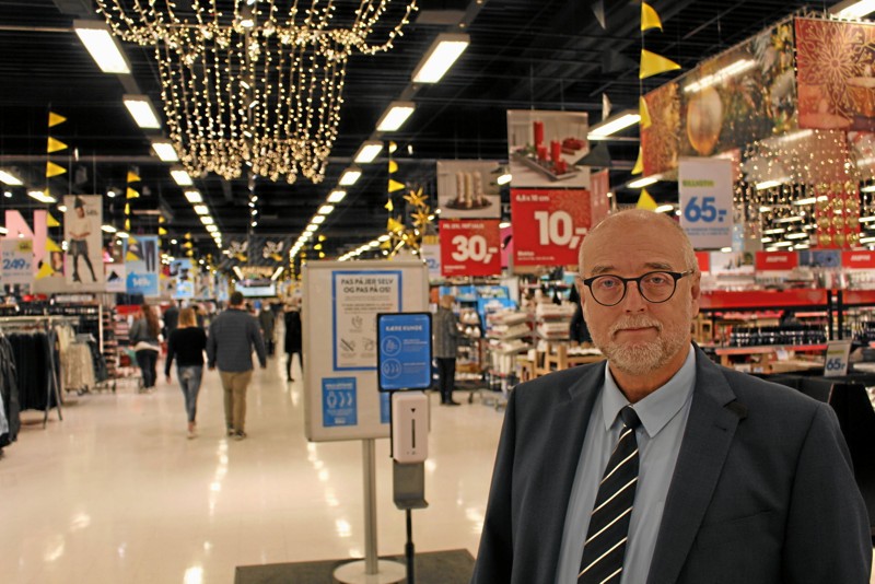 - Vi har besluttet at sprede handlen ud over flere dage, så vores tilbud til Black Friday gælder også lørdag og søndag, siger varehuschef Peer Thomassen. Pr-foto