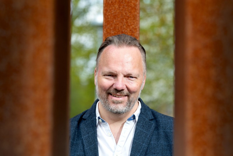 Arbejdet i socialpsykiatrien i Aalborg Kommune har inspireret Kent Langkjær. Ligesom de mennesker, han arbejder med til daglig, kæmper bogens hovedperson med psykiske problemer. Foto: Torben Hansen