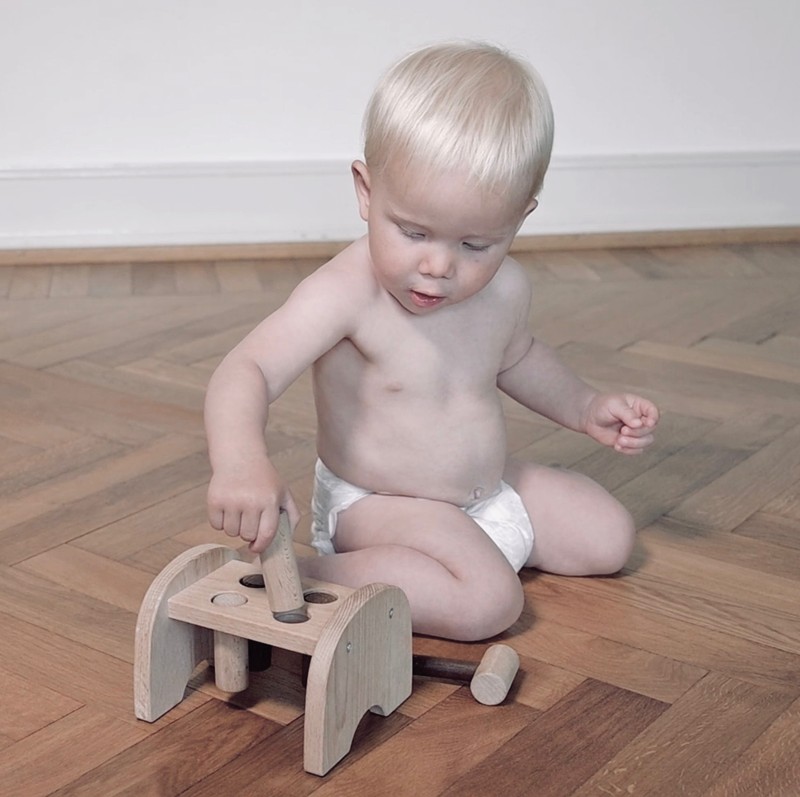 Tanken med DearBaby er at sikre, man altid har legetøj, der støtter barnets udvikling fra 0-3 år. PR-foto