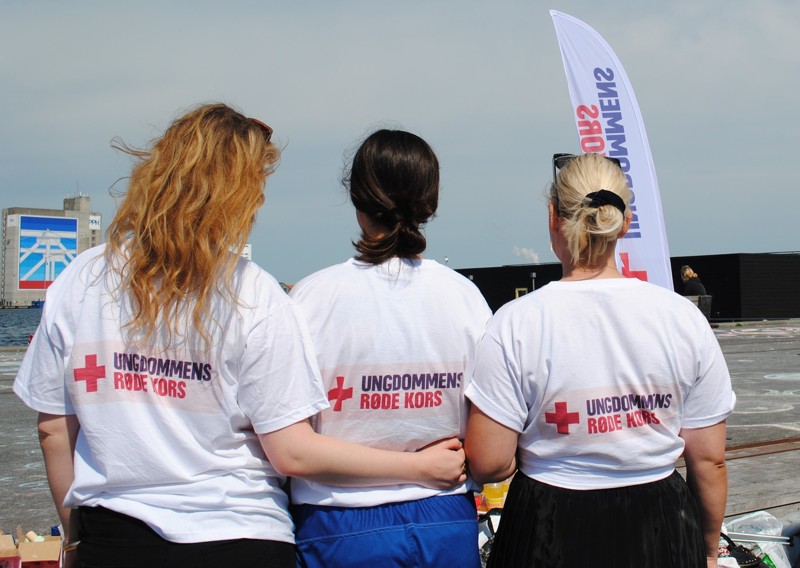 Frivillige fra Ungdommens Røde Kors Aalborg inviterer til Krea på havnen. PR-foto