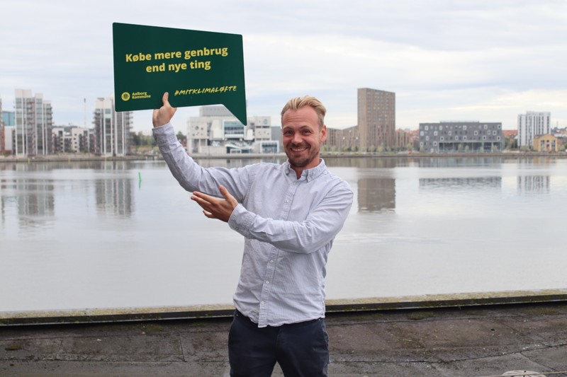 Den Grønne agent Zacharias Madsen har naturligvis også afgivet sit #klimaløfte. Pressefoto