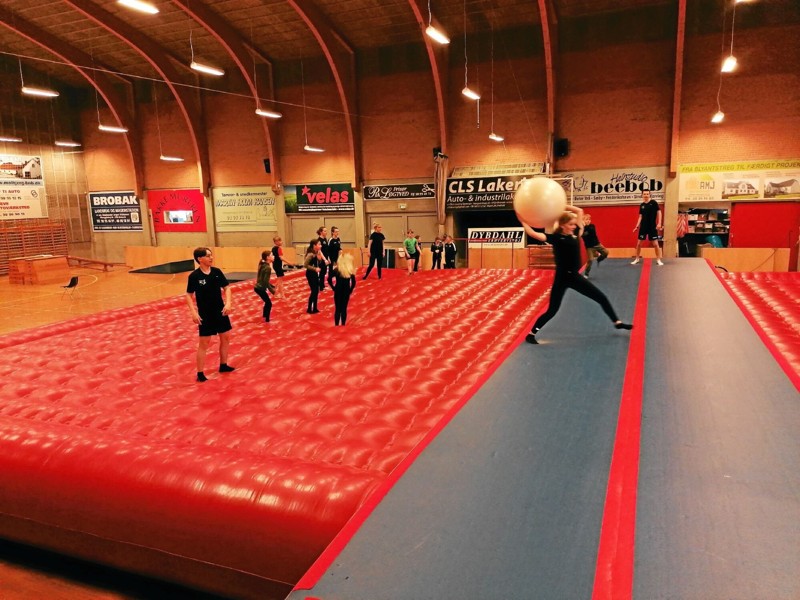Gymnastikdagen hos GF77 var fyldt med leg, hygge og boldspil. Foto: Privat