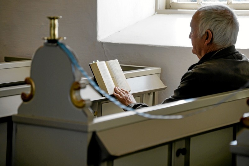 25. april 2021 var Første gudstjeneste med sang i Råbjerg Kirke i meget lang tid. Foto: Peter Jørgensen