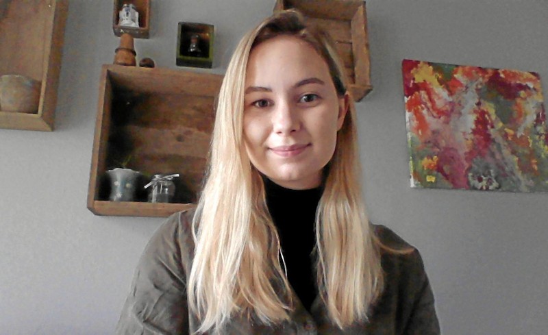 23-årige Malene Lindgren, Jebjerg, er formand for KOMsammen Skive, der er et tilbud til ensomme unge, også på Mors. Privatfoto