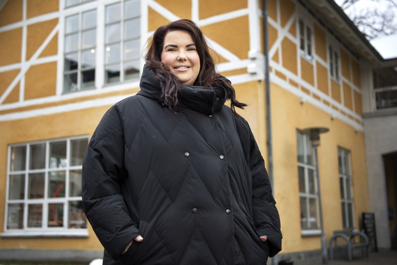 - Det sted, jeg altid har holdt mest af, er Kirkegården ved Ansgars kirke. Jeg elsker roen der, og jeg har virkelig travet mange ture derinde, siger Carina Jakobsen. Foto: Henrik Bo