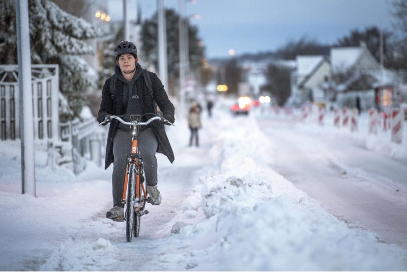 Torsdag morgen dagen efter snestormen. Hadsundvej i VejgaardAalborg 2 December 2021Foto LarsPauli