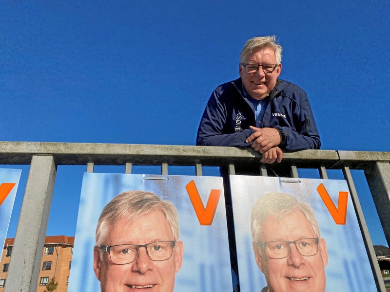 Søren Smalbro var klar med valgplakater  i Hjørring C, da klokken slog 12