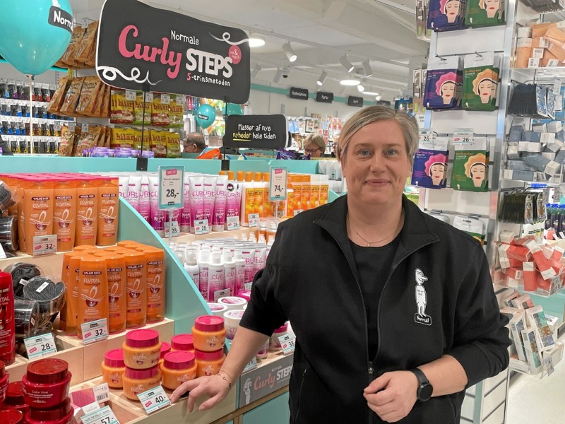 Mette Nielsen er ny butikschef hos Normal i Hobro. Hun har de seneste fem år stået i spidsen for Normal i Aars. Foto: Jesper Bøss