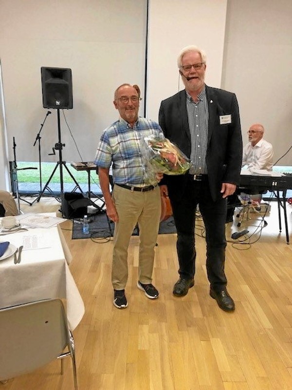 Knud Jørgenden modtog Frivilligprisen for 2021, mens den fra 2020, som man ikke dengang kunne uddele, gik til Else Hansen. Privatfoto
