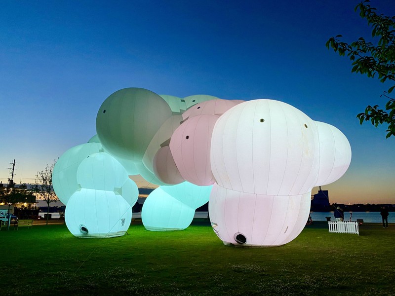 Den kæmpestore Skum-boble kommer rigtig til sin ret, når mørket falder på. Foto: Emilie Stræde Madsen