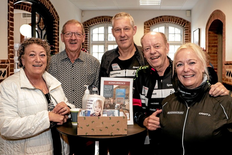 Susanna Nordentoft, Bjarne Laustsen, Kim Vilfort, Claus Bodenhoff og Marianne Benzon NielsenTeam var klar til at skyde turen i gang. Foto: Peter Jørgensen