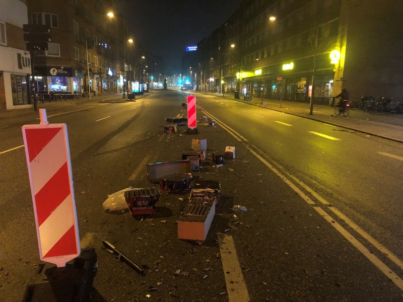 Vesterbro lignede sig selv nytårsdag til morgen, men alligevel betegner politiet natten som en af de roligste i mange år.