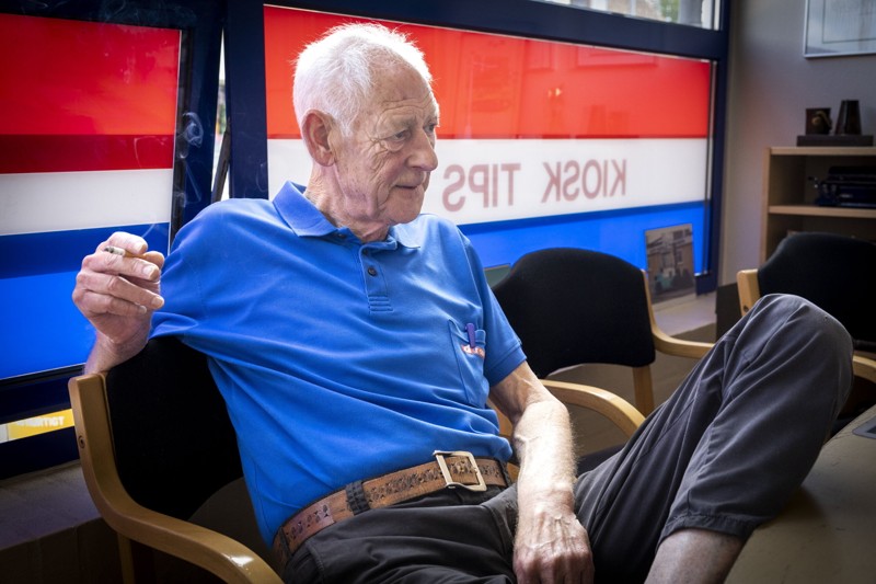Ole Thomsen runder 50 år som købmand. Han brød med diverse kæder og lavede sin egen, Superland
