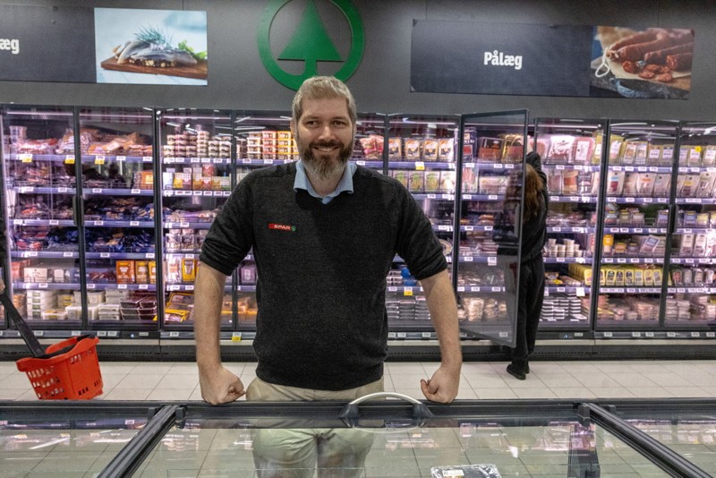 Ud af tre nominerede blev Lasse Dalsgaard Nielsen kåret til årets købmand i SPAR-kæden.