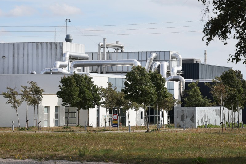 Novo Nordisk har cirka 400 ansatte på sin fabrik i Hjørring, der i nu 34 år har produceret og pakket nåle og i dag penkanyler til insulin.