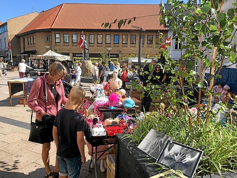På fredag kan du gøre en god handel på kræmmermarkedet i Havnegade og på Fisketorvet. Foto: FREDERIK