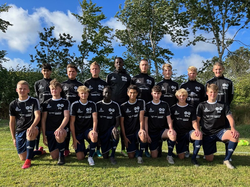 Lundergaards U17 drenge har samlet holdet igen til den helt store fodboldoplevelse. Privatfoto