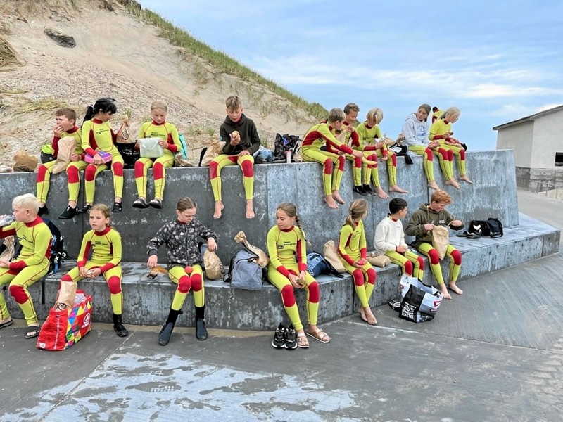 Campen sluttede med prøver i hjerte-lunge-redning på dukke, redning i vand med torpedo og redning i vand med rescue board. Privatfoto