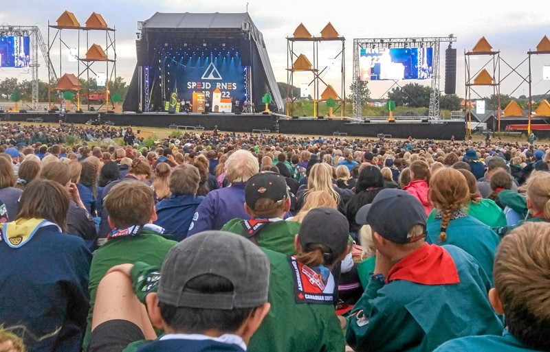 KFUM spejderne fra Mosbjerg deltager sammen med DDS og DBS spejderne fra Sindal i den store ”Spejdernes Lejr 2022” i Hedeland Naturpark nær Roskilde. Der deltager i alt 33.000 spejdere fra ind- og udland. Privatfoto
