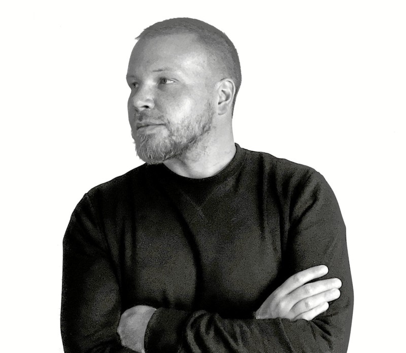 Lau Aaen skriver satiriske og fiktive klummer med perspektiv og et skarpt blik for den omkringliggende verden. Privatfoto