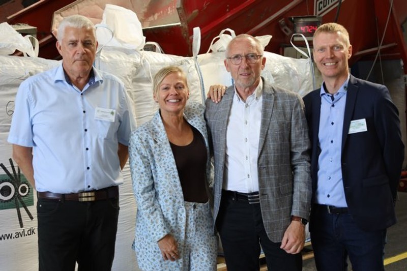 Fra venstre: Forretningsfører Franz Cuculiza, kreativ direktør Gitte Buk Larsen, borgmester i Mariager Fjord Kommune, Mogens Jespersen, og administrerende direktør Palle L. Kristiansen. Foto: Anne Kraufeldt