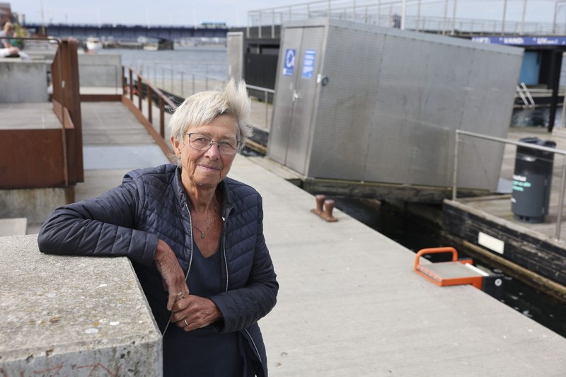 Formanden for Vinterbadeklubben Lillebjørn, Kirsten Hein, er chokeret over, at kommunen vil lukke havnebadet, som de 700 medlemmer bruger.