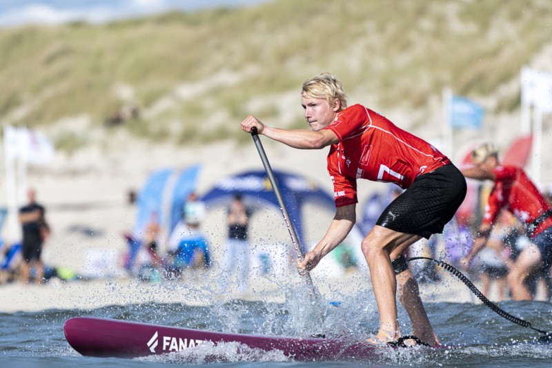 Christian "Polarbear" Andersen hentede to bronzemedaljer ved det netop overståede EM i SUP i Hvide Sande. Foto: Ilostawavein79.com