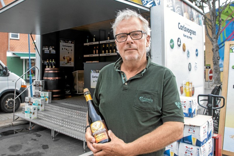 Konsulent Per Dissing fra Carlsberg kører landet rundt og byder på smagsprøver på specialøl fra Carlsberg og Grimbergen. Foto: Jesper Hansen
