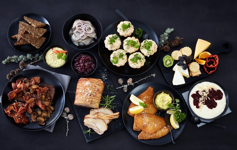 Der er masser af muligheder for at få julemaden to go - denne menu er fra Føtex. Foto: Føtex