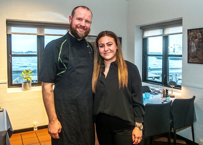 Frederik Bøg Bissgaard og Nynne Guldhammer er henholdsvis køkkenchef og restaurantchef på Havkatten i Hals.