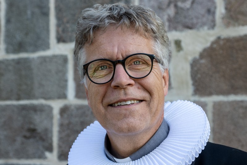 Menighedsrådet i Kettrup-Gøttrup arrangerer sammen med de lokale foreninger koncert med Thomas Eje i Gøttrup grusgrav den 9. juli 2023, fortæller sognepræst Henning Nedergaard Smidt.