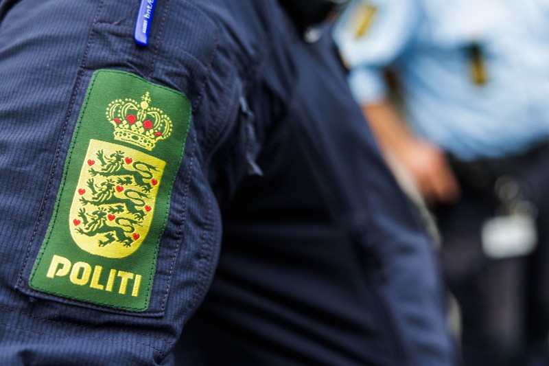 Genre foto af forskellige politi udstyr og situationer. Politi tøj med logo. Frederikshavn 07. september 2022.