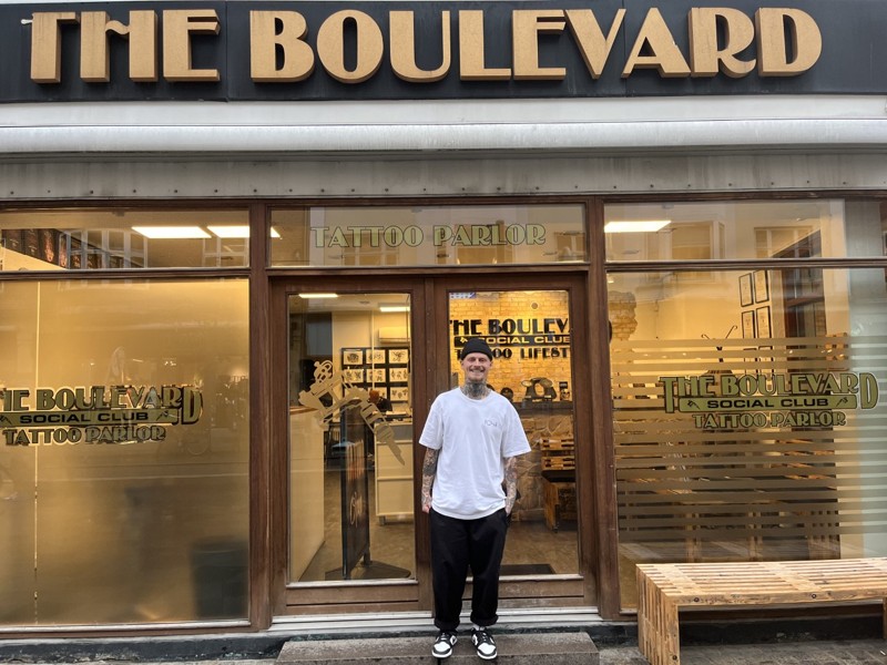 Jacob Sørensen har til august 10 års jubilæum i shoppen på Boulevarden, og han er klar til at fortsætte længe endnu.