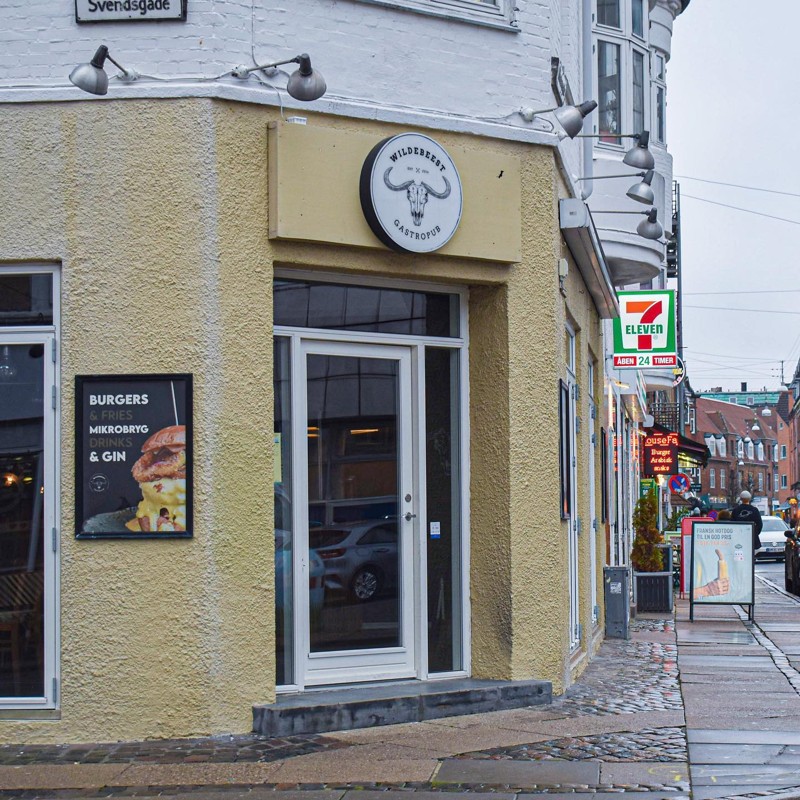 Wildebeest Gastropub lukker i Reberbansgade, men snart kan du opleve et nyt koncept og samarbejde i de ikoniske lokaler.