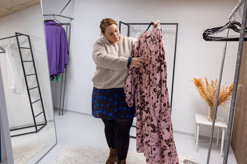 Selvom LevelRoom lukker, kan du stadig shoppe tøj i mange forskellige størrelser på webshoppen. Ophørsudsalget slutter 31. december.