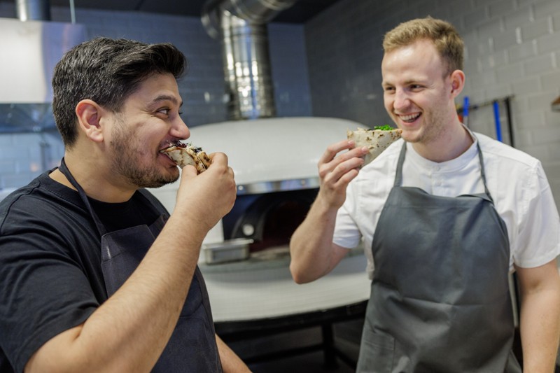 Kevin Sloth og Lucas Baldi er ved at være klar til åbningen af Restaurant Fumo, og de glæder sig til at byde gæsterne velkommen.