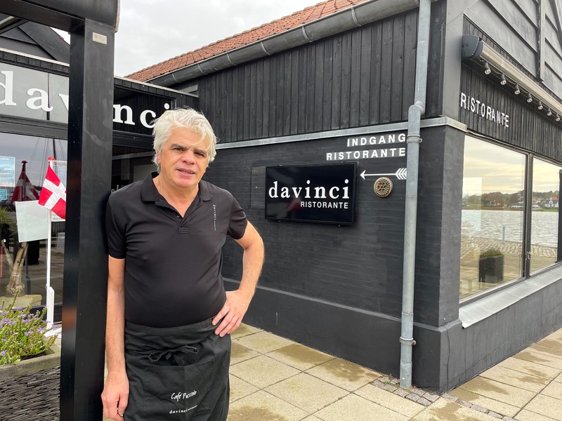 Antonino Oliveto har stået i spidsen for davinci Ristorante i 30 år, 15 år dem på havnen i Hadsund.