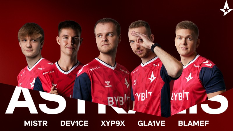 Astralis har Aars som et af fire stop på deres første Danmarksturne. i midten Andreas Højsleth, der er kendt for at bevare overblikket under pres.