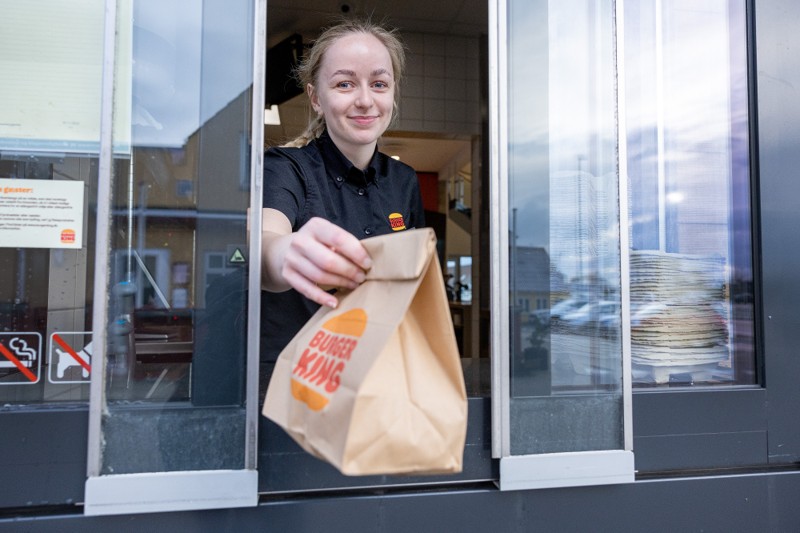 Burger King Frederikshavn er igen klar til at servere mad - med restaurantchef Linette Havsager ved roret.