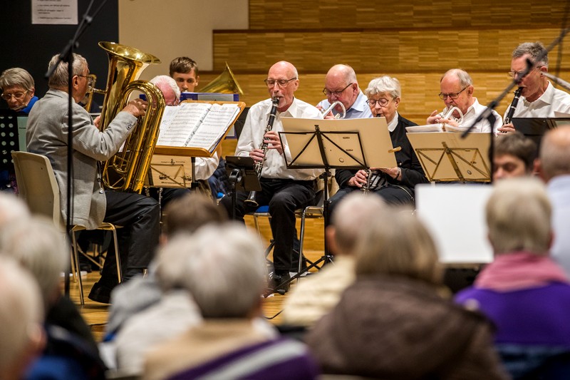 Musikforeningens harmoniorkester bidrog blandt andet med Jingle Bells.